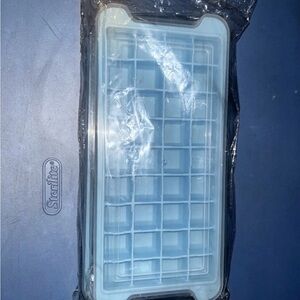 2-Pack Reusable Ice Trays – Brand New – Easy-Release, Durable